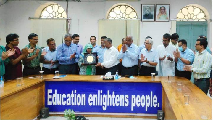 সিমাগো র্যাঙ্কিং এ প্রথম হওয়ায় জবির রসায়ন বিভাগকে সংবর্ধনা